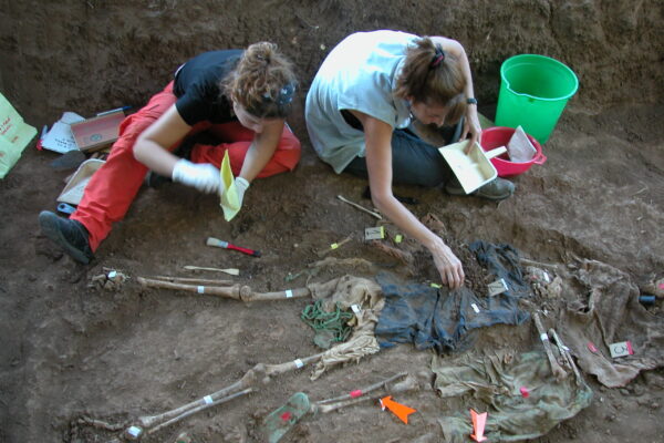 The archeological exhumation of a mass grave in El Salvador. Photo courtesy of EAAF