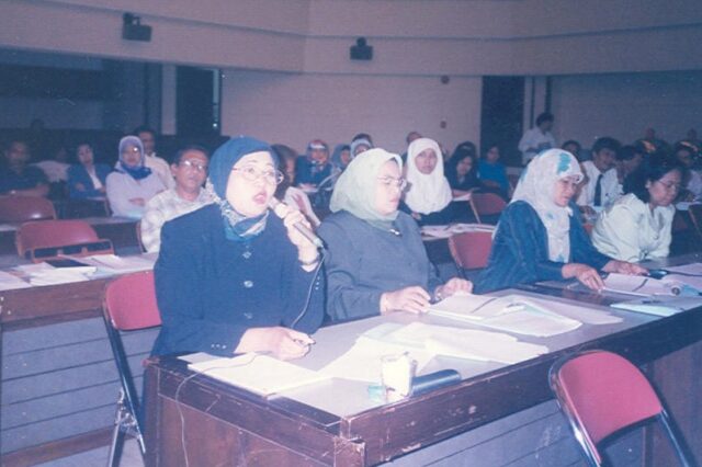 A training of trainers in Jakarta for opinion leaders, religious and others. Religious and community leaders are joining a TOT. May, 2003.