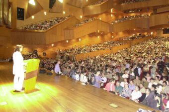 A presentation at the Peace Conference in Euskalduna Palace, Bilbao.