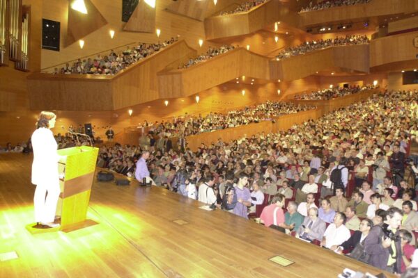 A presentation at the Peace Conference in Euskalduna Palace, Bilbao.